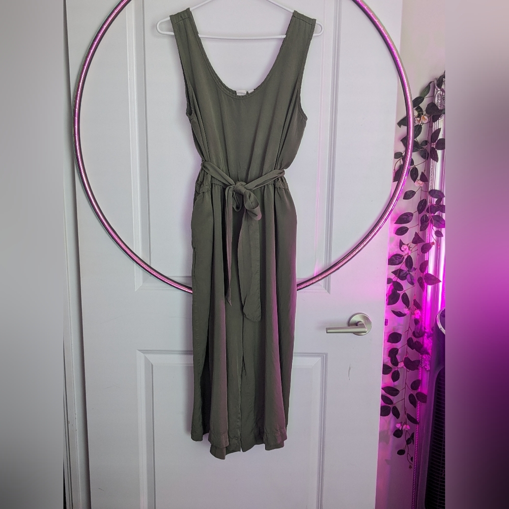 Gap cropped jumpsuit/romper